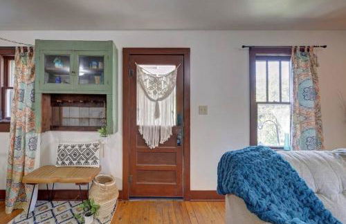 Boho Garden Bungalow Near IU, Downtown, EV Level 2 Station - Foto 8