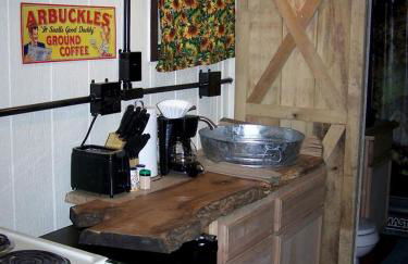 Cozy Wood Shed Tiny House Near Old Hickory Lake w/ Full Kitchen, Fire Pit & Breakfast - Foto 6