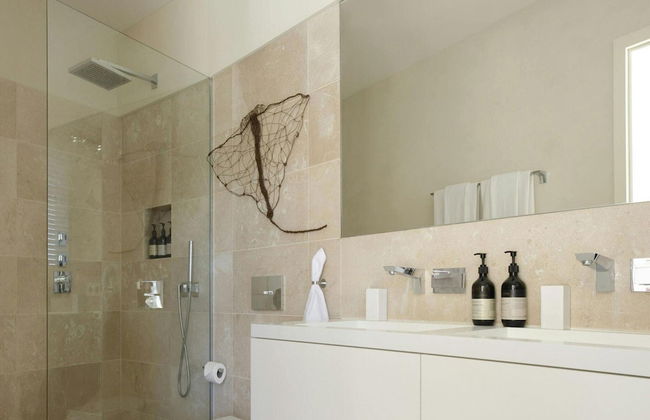 Villa in Tranquil Hillside Location - Foto 22