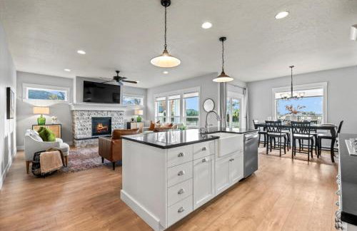 Relaxing Sauna Retreat Fire Pit and Swing Set - Foto 11