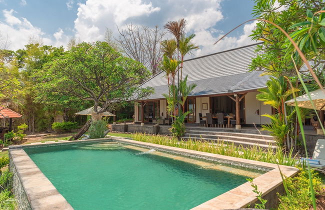 Villa Lotus Kayuputih - Foto 39