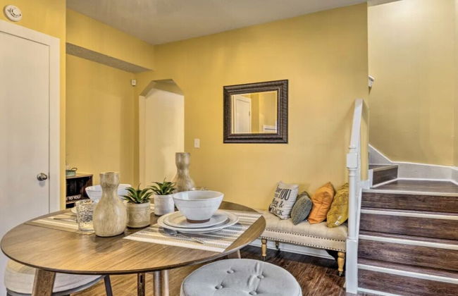 Urban Chic Townhome Near Downtown - Foto 13