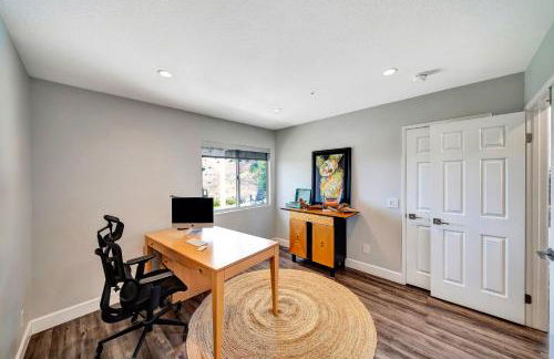 Stunning Hilltop 5BR With View And Hot Tub! - Foto 28