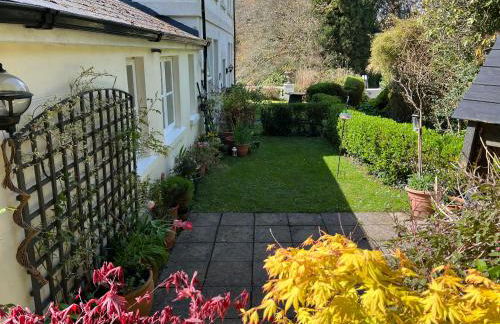 Hollyhocks Holiday Home- 2 bedroomed ground floor apartment sleeps 5 - Foto 12