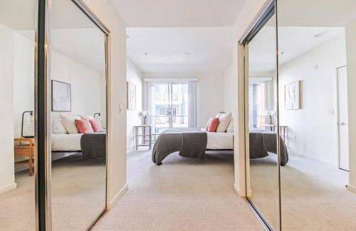 Spacious 2BD 2BA with Huge Balcony, Near Venice Beach & Fun! - Foto 16