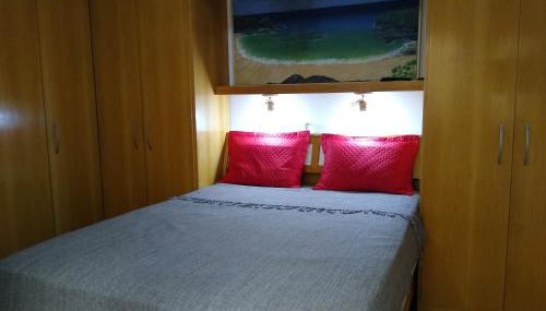 Aconchegante ao lado do shopping com garagem e Wifi - Foto 5