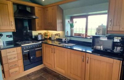 The Old Telephone Exchange - surrounded by fields! - Photo 5