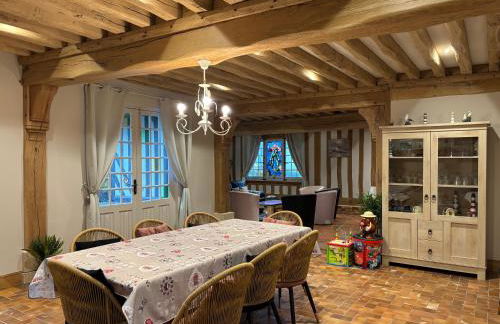 Chant des mouettes Maison rénovée spacieuse tout confort grand jardin belle terrasse aménagée parking 8 personnes 4 sdb 5 wc à 10 mn à pied de la mer Port en Bessin tous commerces restaurants proche Omaha Beach - Photo 12