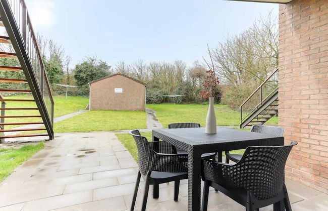 Modern Stay Near the Beach - Photo 17