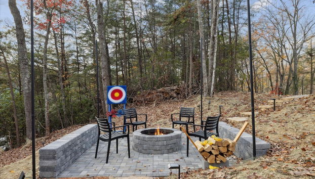 Brand New Hot Tub Axe Throwing Firepit Arcade - Foto 4, Habitación