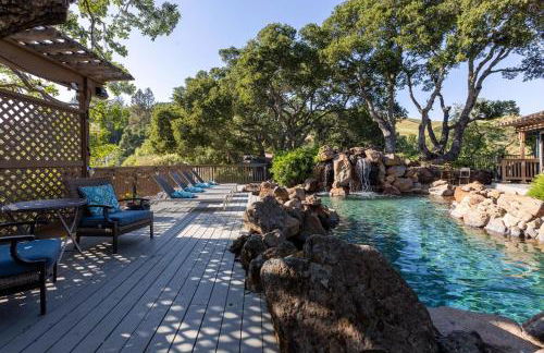 Relax and Rejuvenate- Lafayette Treehouse with Cave Spa, Waterfall, and Incredible Views - Foto 2