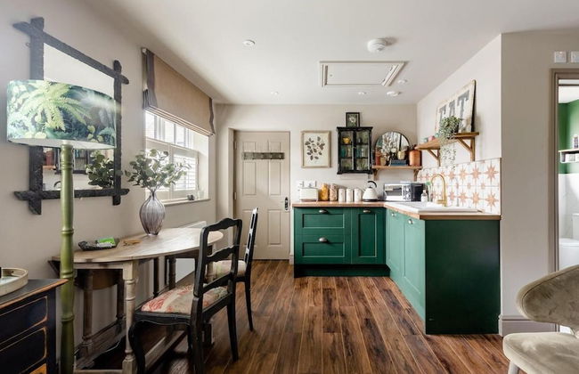 1 Bed Studio Sleeps 2 -patio -garden -dogs Ok - Foto 5