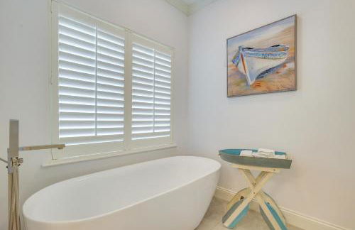 Canal Access and Pool Lighthouse Point Getaway! - Foto 18