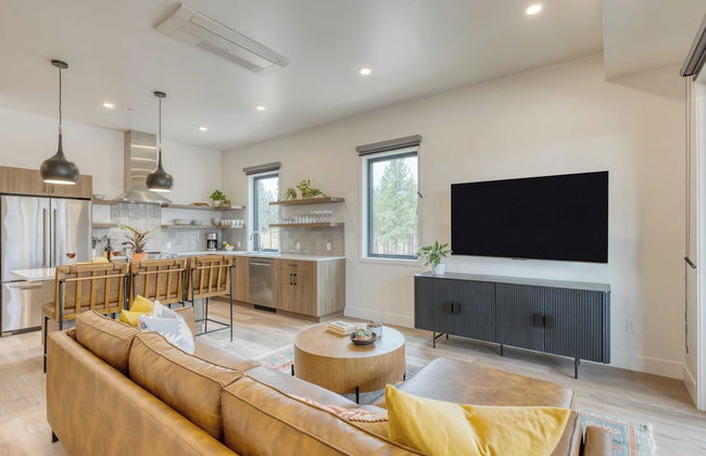 Sleeps 40! 8 Modern Units/20 Bdrs w/ Deck+hot Tub, 10mins to Downtown & Old Bend - Photo 23