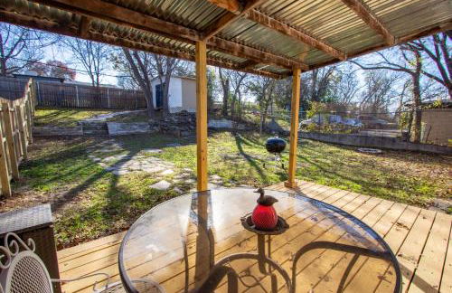 Spacious Stay for 12 - Central Fort Worth - Photo 10