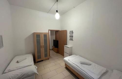 Private Souterrain Apartment in the green of Berlin - Foto 20