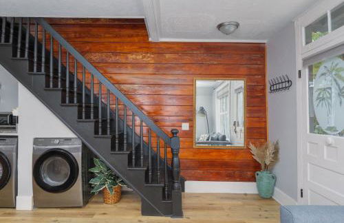 Urban Loft - City Center Walk to Everything - Photo 10