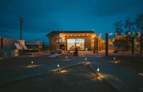 Romantic Desert Escape - Stargazing Dome, Hot Tub, Fire Pit, Hammocks, Cowboy Pool - Foto 60