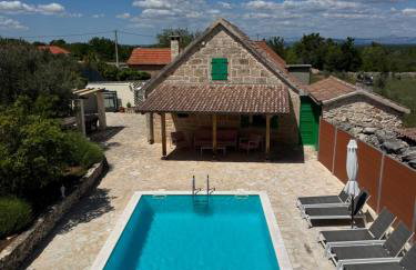 Rural house Mudrinic "Ivini dvori" - Photo 1