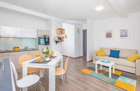 Apartmani D & J with Heated Pool & Stunning Sea View - Photo 75