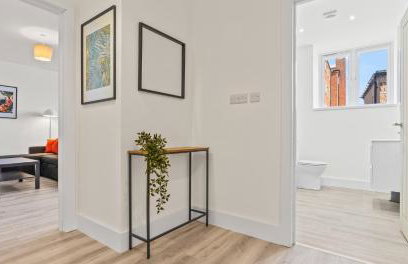 2BR Apartment with Sofa bed I Prime Town Centre Location I Gold St D-Lux, Modern Amenities, Walk to Train, Bus Stations, Shops & Cafés I Leisure and Business Stays Welcome - Foto 28