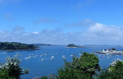 House in Terenez with Stunning Harbour Views - Photo 17