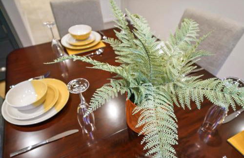 Beautiful 5 bedroom house in Stone, Aylesbury, Free parking - Foto 19