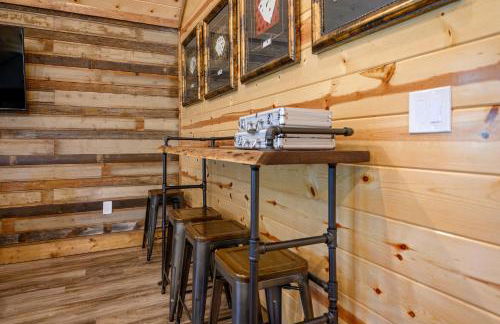 The Nomi Lodge - Sleeps 28 - Gorgeous Rustic Cabin, Centrally Located, Tons of Amenities - Photo 38