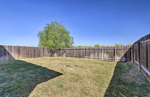 Family Home with Fenced Yard in Austin Suburbs! - Foto 22