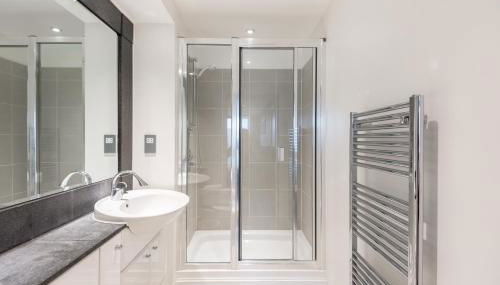 Two Bedroom Modern Apartment - Foto 4