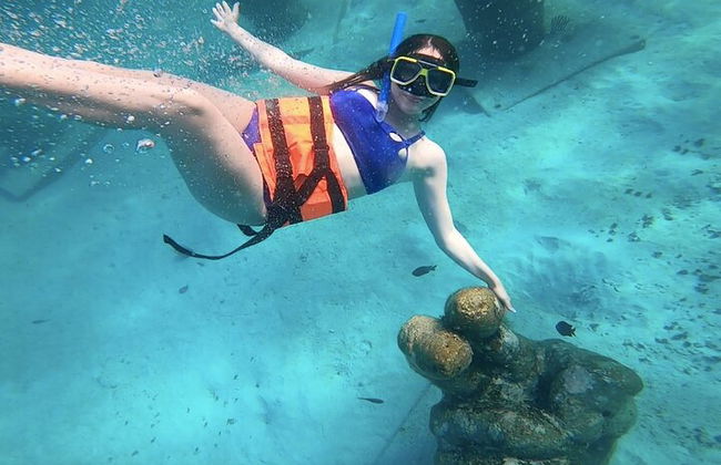 Excursão de catamarã Isla Mujeres, snorkeling, diversão, bar aberto e buffet - Foto 21