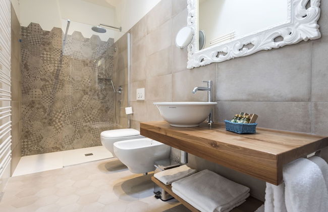 Villa Italia Luxury Suites and Apartments - Photo 31