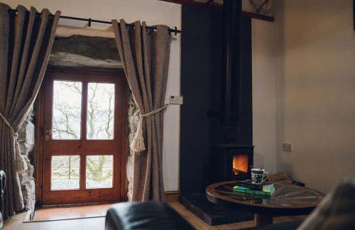 17th Century Mountain Farm Barn at Perthi - Photo 4