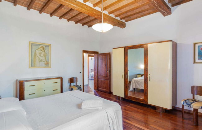 Empoli Villa With Private Pool - Photo 9