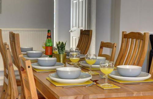 5 bedrooms, sleeps up to 16, secure parking space & comfort - Foto 14