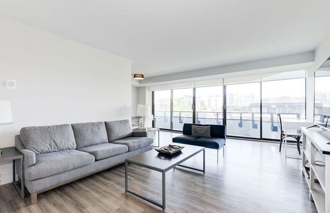 Premium A-Location Apartment - Photo 1