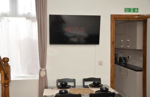 JMG House - West Bromwich - Foto 6