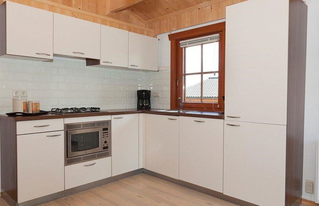 Wooden Chalet With Terrace and Microwave - Photo 4