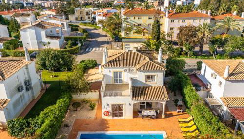 Villa Oasis, Piscina, Jacuzzi, Ténis e Praias! - Foto 5