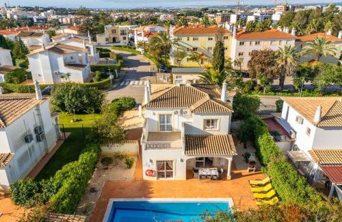 Villa Oasis, Piscina, Jacuzzi, Ténis e Praias! - Foto 5