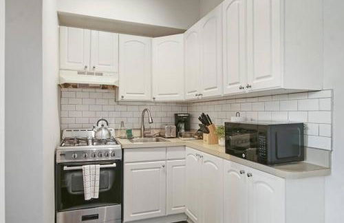 Prime & Stylish 1BR Hideaway - Dorchester 306 - Photo 18