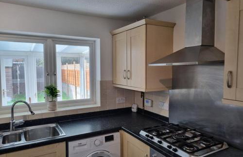 Charming 3Bed House in Strood - Foto 15