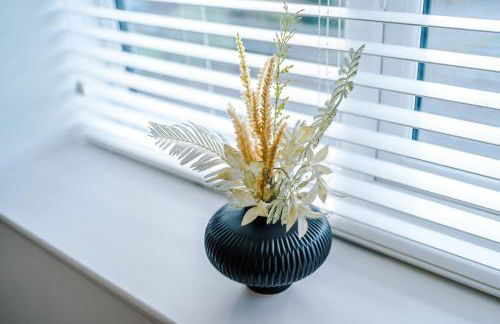 Modern 1BR Apartment in Central Warrington - Foto 34