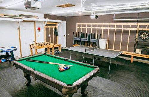 Gorgeous Cozy 5 Bedroom House with Hottub,Lake,Pool - Foto 32