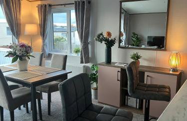 NEW 2025 Modern 3Bedrooms Lodge Walk to Beach - Foto 29