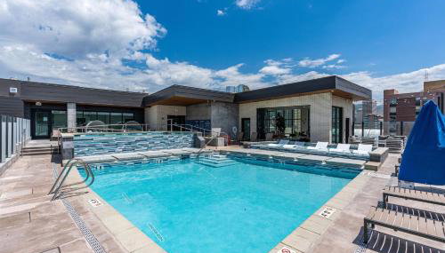 Exceptional 1BD BA-PoolHotTubGymParking- Downtown! - Foto 5