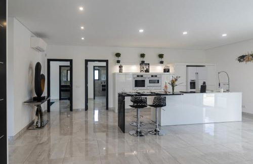 Villa Olivia - NEW! - Photo 24