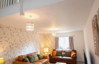 Augusta House - Andover - Photo 4