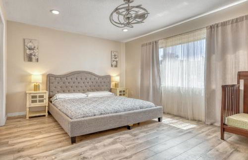 10 sleeps 3bd 2bth house Hot tub free parking - Foto 12