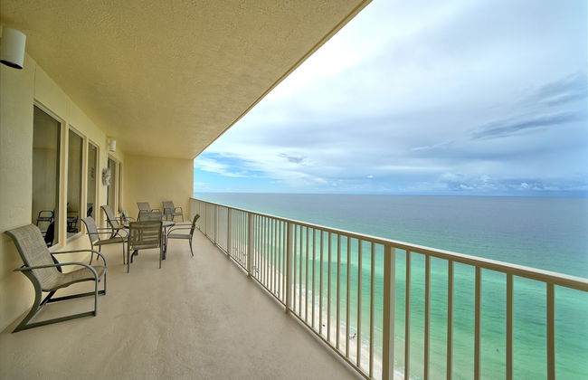 Luxurious High-Rise Condo with Direct Beach Access & Beachside Pool - Unit 2105 by RedAwning - Foto 33